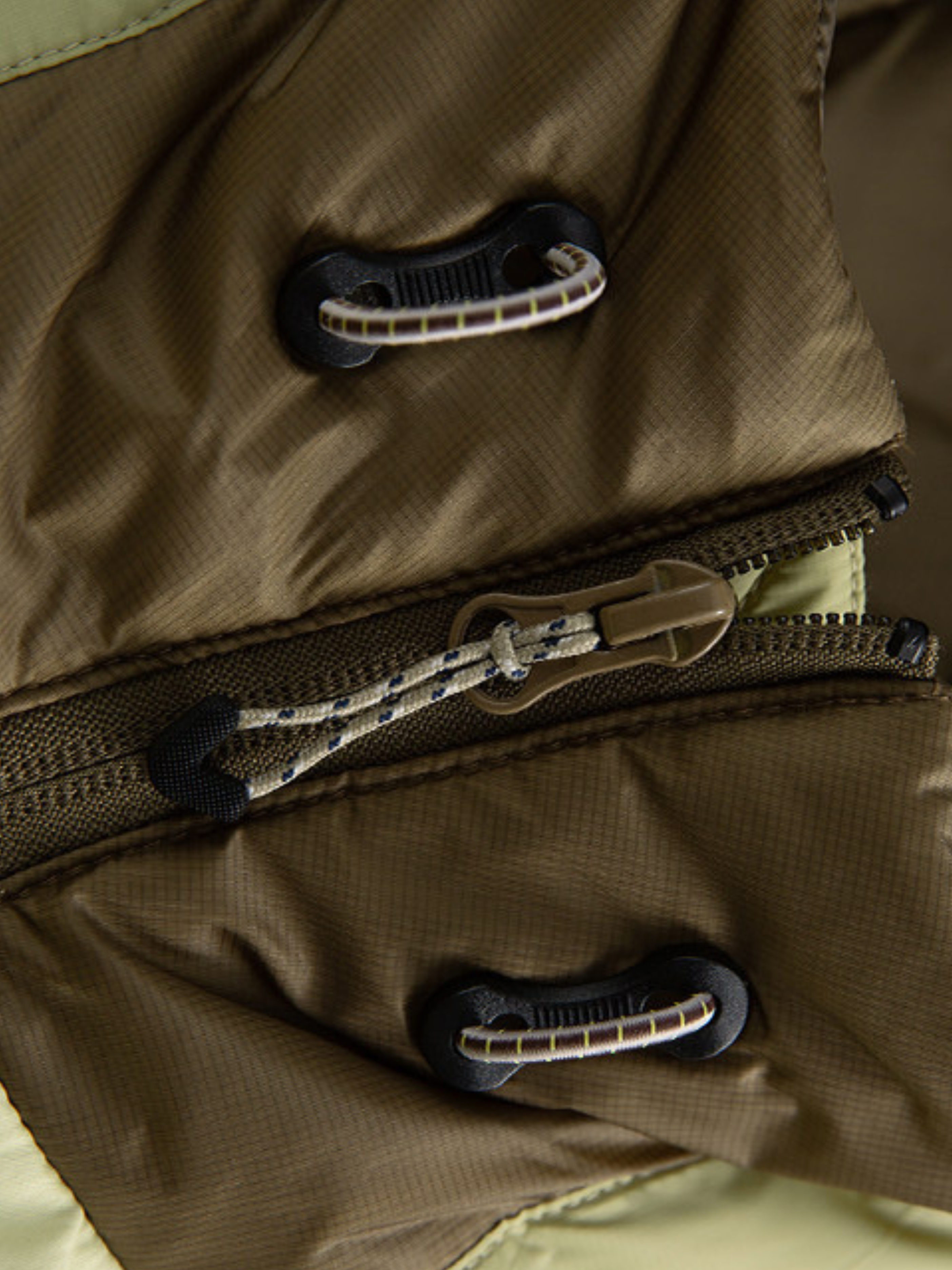 RavenNest - Water-Repellent 90% White Duck Down Jacket